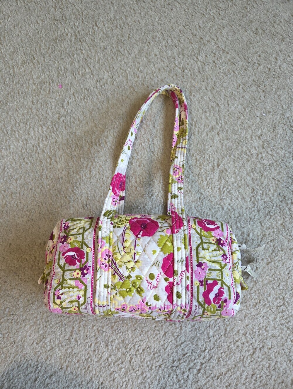 Vera Bradley 100 bag in the pattern "make me blush - Picture 2 of 10